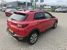 Kia Stonic (2025) thumbnail 6