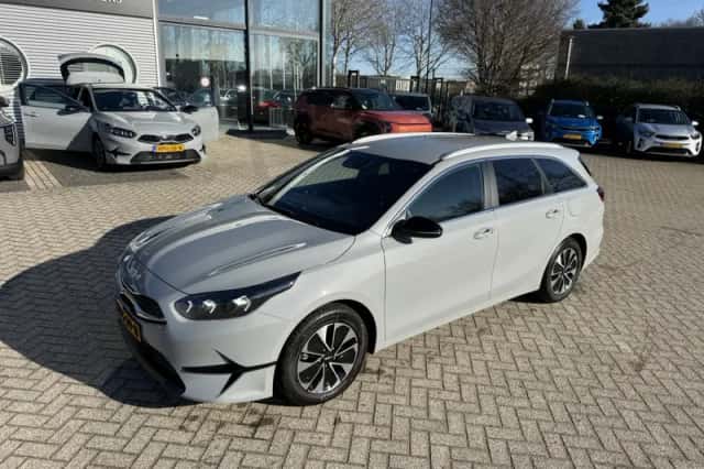 Kia Ceed Sportswagon (2025) thumbnail 2