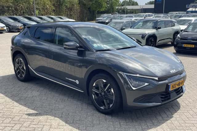 Kia EV6 (2025) thumbnail 4