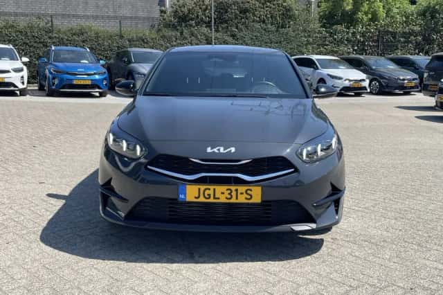 Kia Ceed (2025) thumbnail 3