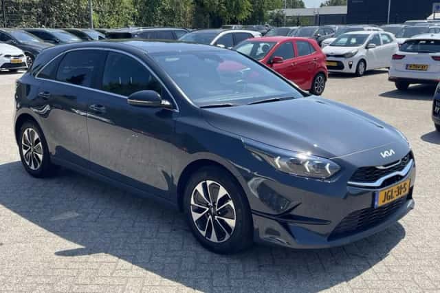 Kia Ceed (2025) thumbnail 4