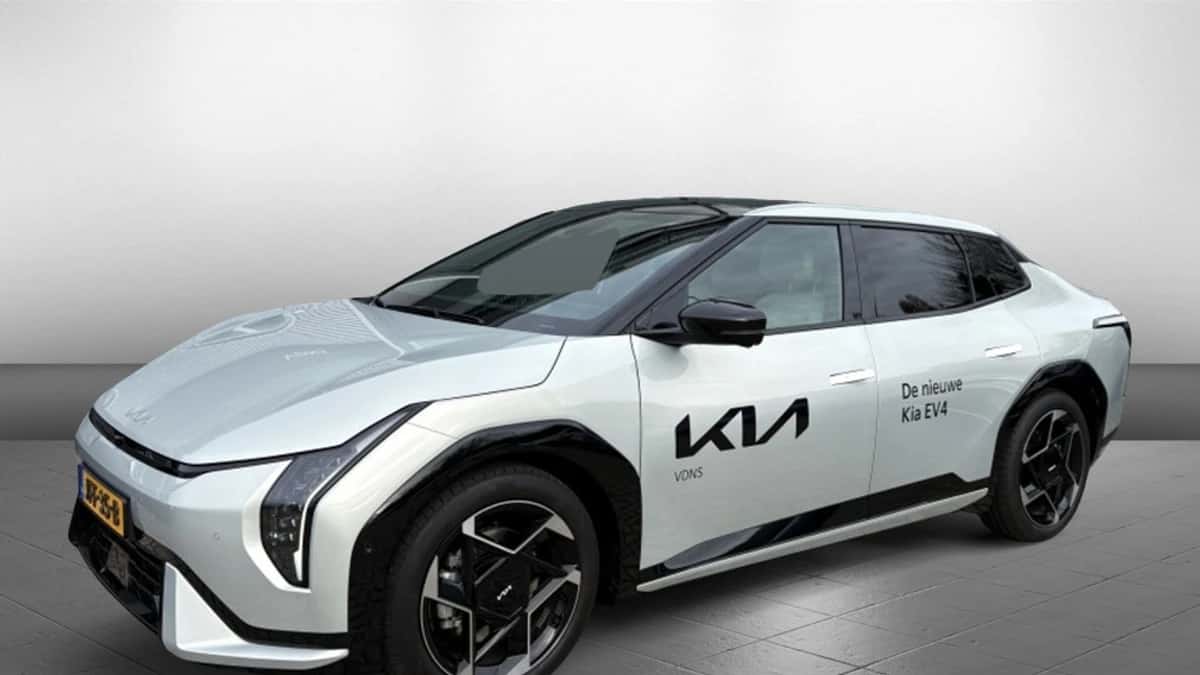 Kia EV4 (2025) — foto 1
