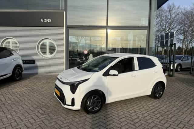 Kia Picanto (2025) thumbnail 2