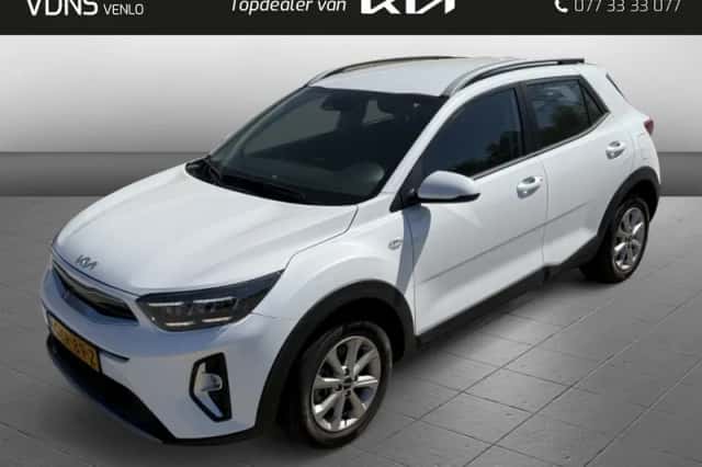 Kia Stonic (2024) thumbnail 1