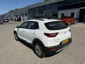 Kia Stonic (2024) thumbnail 3