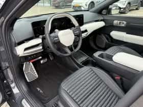 Kia EV4 (2025) thumbnail 2