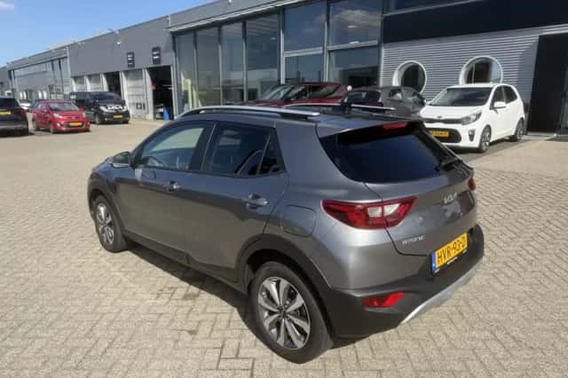 Kia Stonic (2025) thumbnail 4