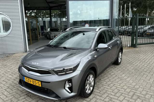 Kia Stonic (2025) thumbnail 2