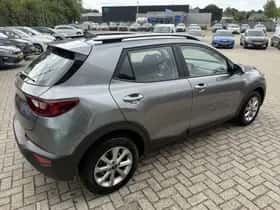 Kia Stonic (2025) thumbnail 6