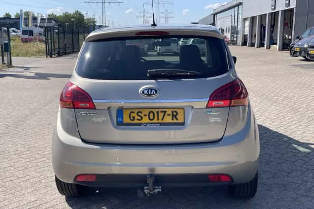 Kia Venga (2015) thumbnail 6
