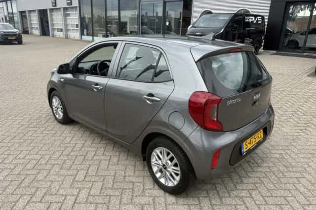Kia Picanto (2023) thumbnail 3