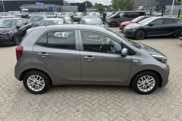 Kia Picanto (2023) thumbnail 6
