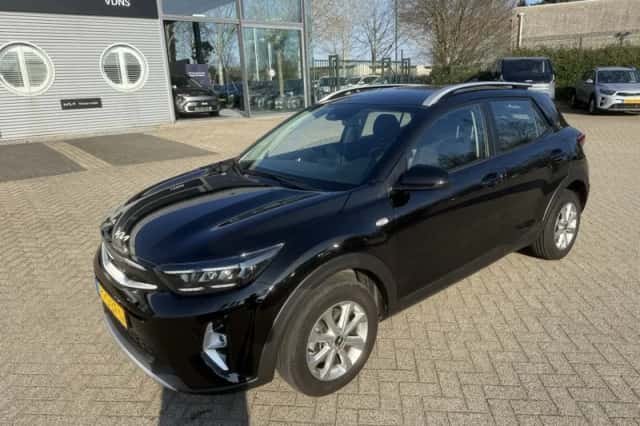 Kia Stonic (2025) thumbnail 2