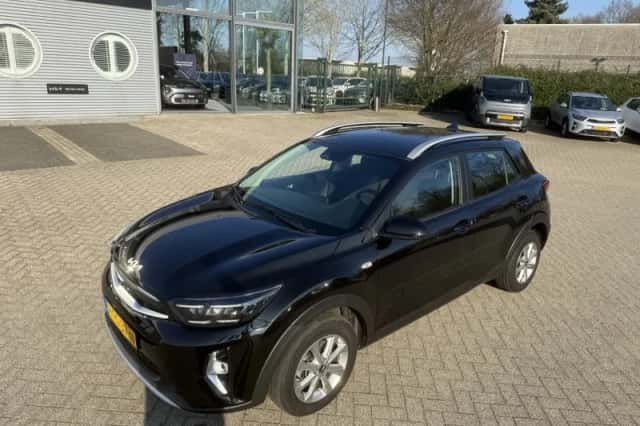 Kia Stonic (2025) thumbnail 3