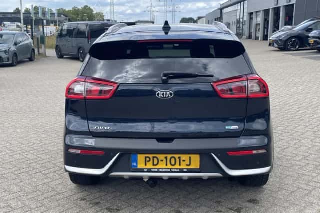 Kia Niro (2017) thumbnail 6