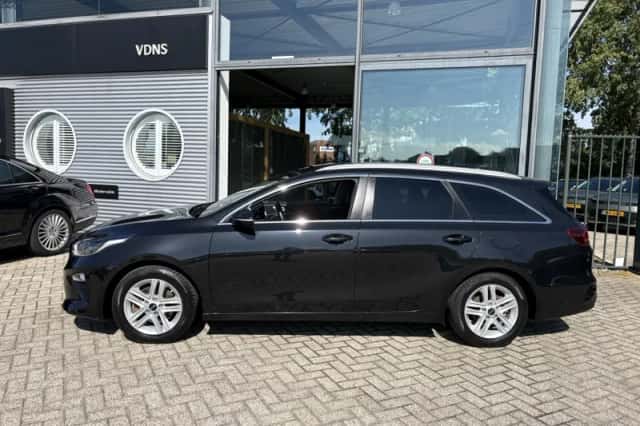 Kia Ceed Sportswagon (2019) thumbnail 3