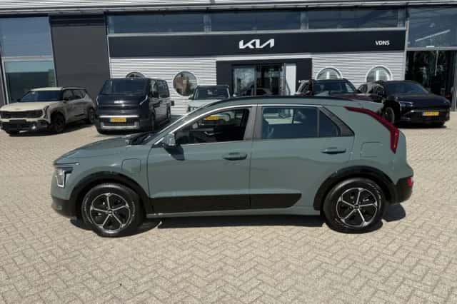 Kia Niro (2024) thumbnail 5