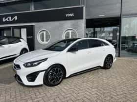 Kia Proceed (2022) thumbnail 3