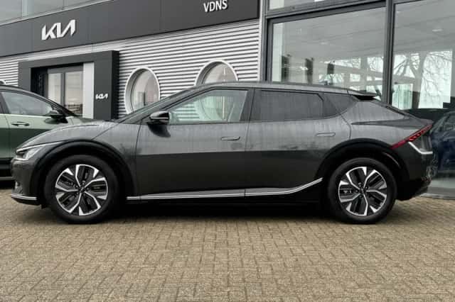 Kia EV6 (2023) thumbnail 2