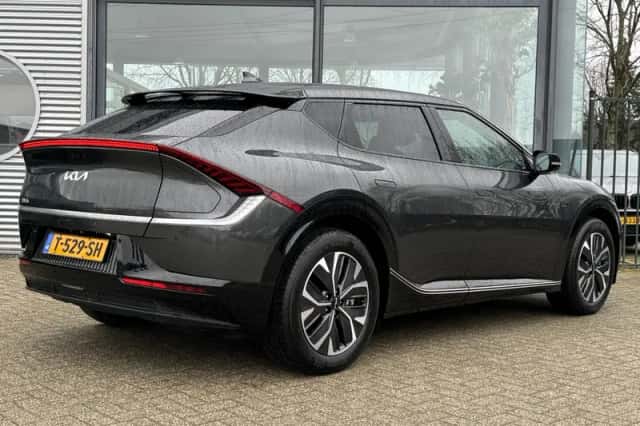 Kia EV6 (2023) thumbnail 4