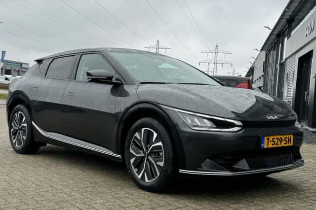 Kia EV6 (2023) thumbnail 6