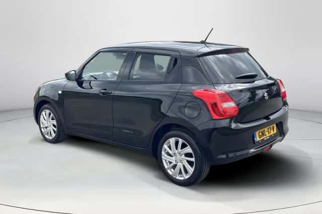 Suzuki Swift (2022) thumbnail 3
