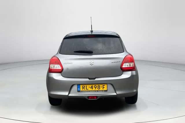 Suzuki Swift (2017) thumbnail 4