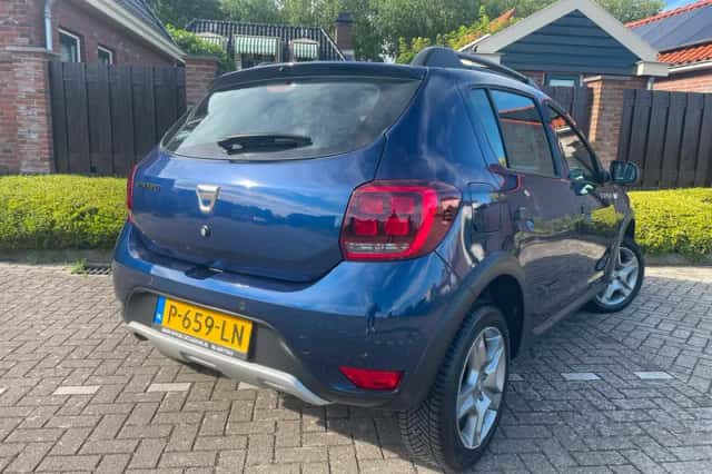 Dacia Sandero (2018) thumbnail 3