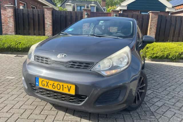 Kia Rio (2012) thumbnail 1