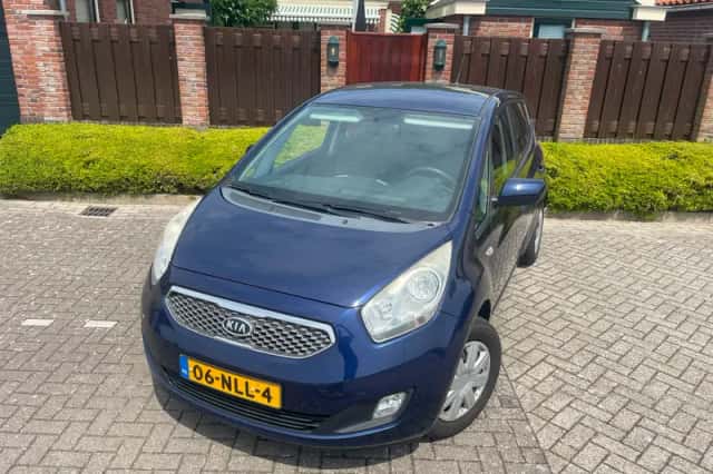 Kia Venga (2010) thumbnail 2