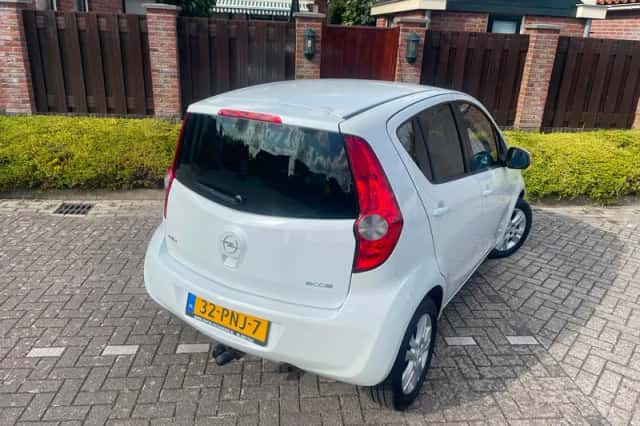 Opel Agila (2011) thumbnail 4