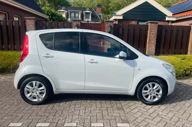 Opel Agila (2011) thumbnail 5