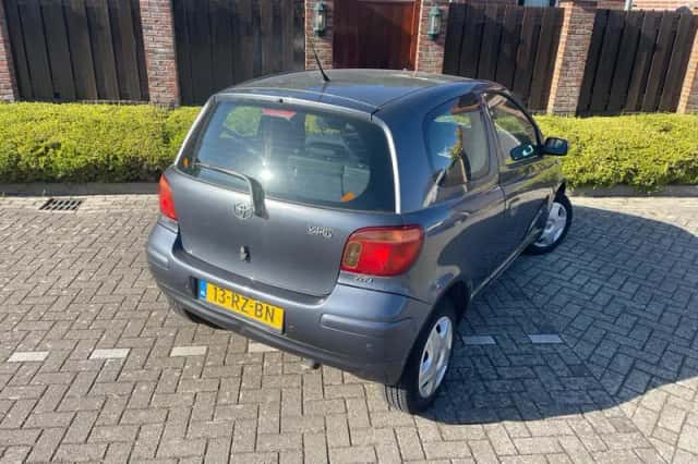 Toyota Yaris (2005) thumbnail 4