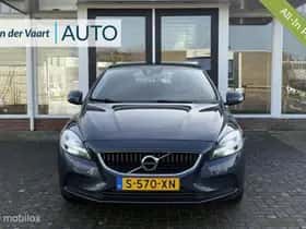 Volvo V40 (2023) thumbnail 3
