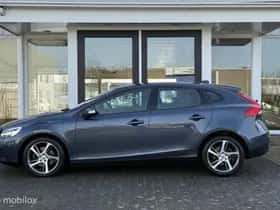 Volvo V40 (2023) thumbnail 4