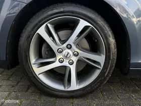 Volvo V40 (2023) thumbnail 32