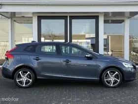 Volvo V40 (2023) thumbnail 5