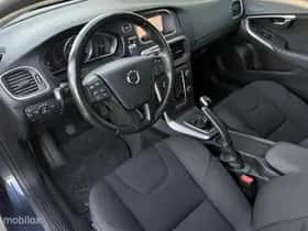 Volvo V40 (2023) thumbnail 7