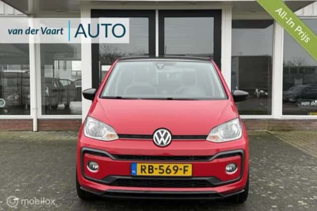 Volkswagen Up! (2017) thumbnail 3