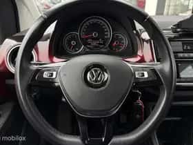 Volkswagen Up! (2017) thumbnail 37