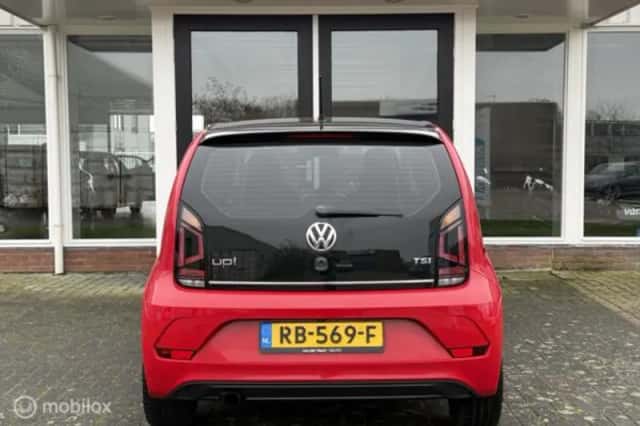 Volkswagen Up! (2017) thumbnail 6