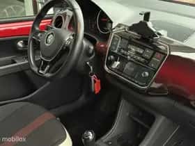 Volkswagen Up! (2017) thumbnail 7