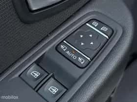 Renault Clio (2018) thumbnail 34