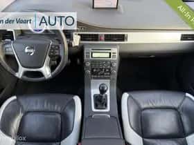 Volvo V70 (2011) thumbnail 2