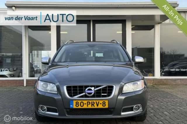 Volvo V70 (2011) thumbnail 3