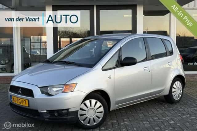 Mitsubishi Colt (2011) thumbnail 1