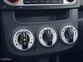 Mitsubishi Colt (2011) thumbnail 22