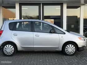 Mitsubishi Colt (2011) thumbnail 9