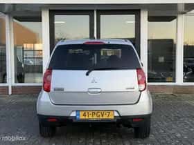 Mitsubishi Colt (2011) thumbnail 10