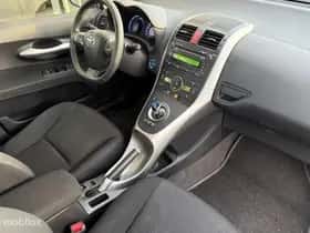 Toyota Auris (2010) thumbnail 10